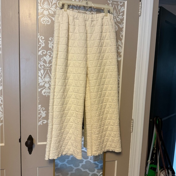 NWOT quilted matching pants set - Picture 2 of 7